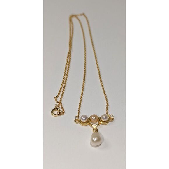 Pearl Gold Bar Necklace - Picture 3 of 7